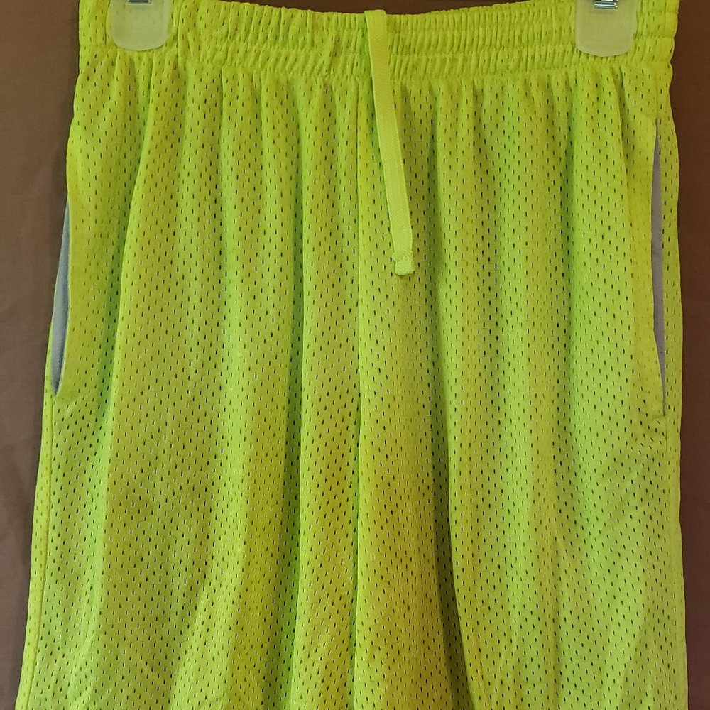 Starz, Neon Yellow shorts, Size S (28-30)